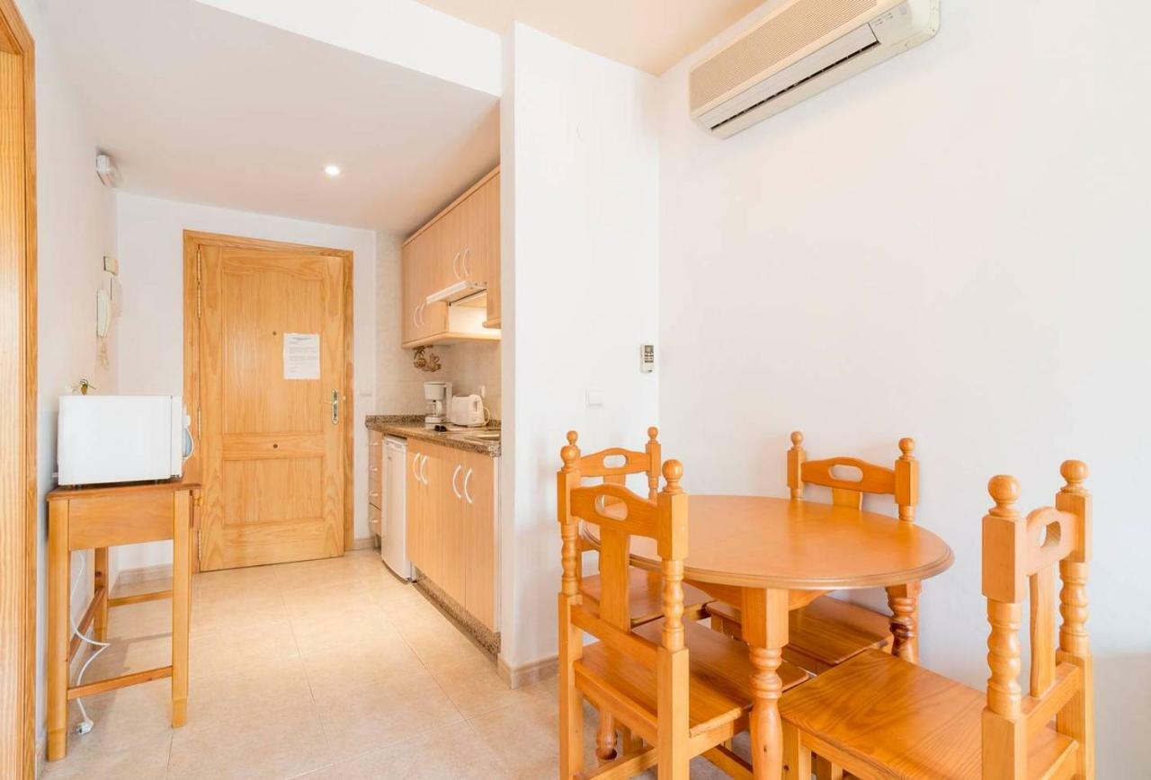 Apartamentos Vicenta Carihuela By Playa Miguel Торемолинос Екстериор снимка