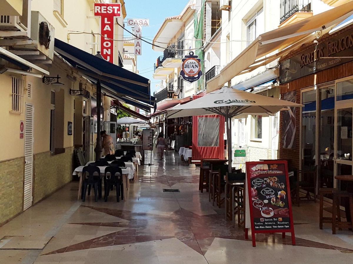 Apartamentos Vicenta Carihuela By Playa Miguel Торемолинос Екстериор снимка